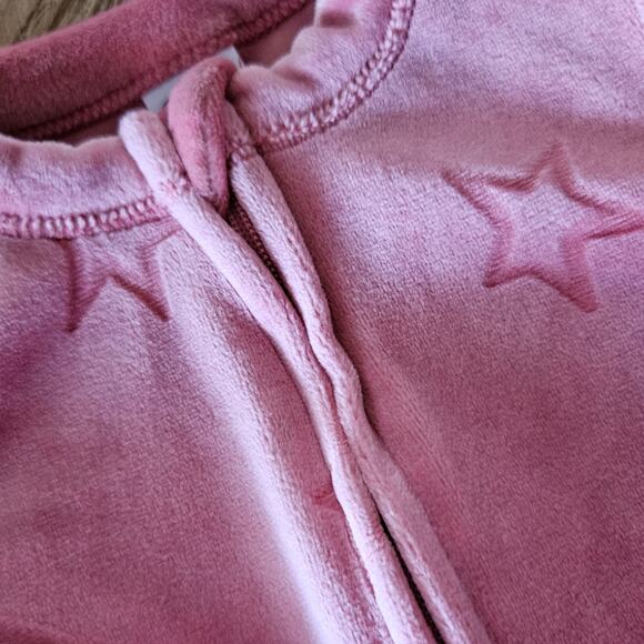 0-3 Month Layette Set and Velour Sleeper footie pjs New - Picture 3 of 3